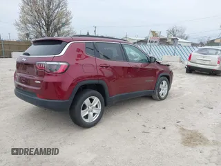 2022 Jeep Compass Latitude with VIN 3C4NJDBB1NT110087, listed as a IAAI auction lot 42033883 with 22,291 mi miles and . Bid and sale history available at DreamBid. Image 4.