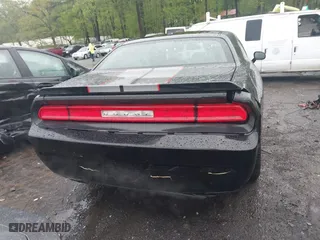 2011 Dodge Challenger with VIN 2B3CJ4DG2BH570266, listed as a IAAI auction lot 41943705 with 172,524 mi miles. Bid and sale history available at carsss.com. Image 6.
