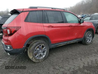 2024 Honda Passport TrailSport with VIN 5FNYF8H64RB019688, listed as a Copart auction lot 52196585 with 14,943 mi miles and Salvage Title. Bid and sale history available at carsss.com. Image 3.