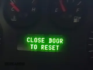 2004 Ford Taurus SE z VIN 1FAFP53U74G107504, wystawiony jako IAAI lot #42068692 z przebiegiem Nie podano mil oraz . Historia ofert i sprzedaży dostępna na DreamBid. Obrazek 15.