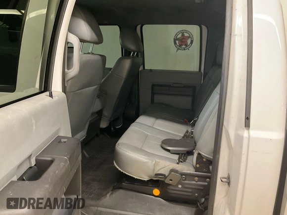 2014 Ford F-250 XL z VIN 1FT7W2BT4EEA24974, wystawiony jako IAAI lot #42792600 z przebiegiem 387 974 mil mil oraz . Historia ofert i sprzedaży dostępna na DreamBid. Obrazek 4.