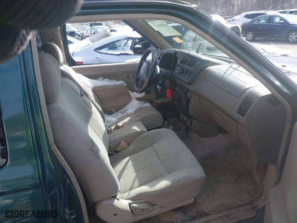2000 Nissan Frontier 2WD XE with VIN 1N6DD26S4YC369994, listed as a IAAI auction lot 41558047 with 1 mi miles. Bid and sale history available at carsss.com. Image 5.