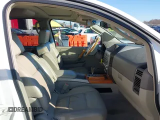 2004 Infiniti QX56 with VIN 5N3AA08CX4N812210, listed as a IAAI auction lot 41402934 with 175,995 mi miles. Bid and sale history available at carsss.com. Image 5.
