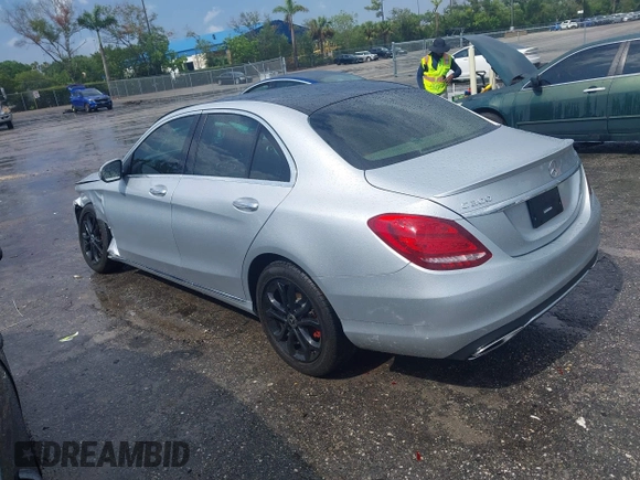2018 Mercedes-Benz C 300 с VIN WDDWF4KBXJR318385, выставлен на аукционе IAAI как лот 42342160 с пробегом 46 800 миль миль и . История ставок и продаж доступна на DreamBid. Изображение 3.