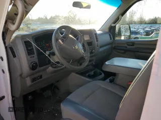 2012 Nissan NV SV z VIN 1N6BF0LY9CN116777, wystawiony jako Copart lot #45155225 z przebiegiem 159 708 mil mil oraz Szkoda całkowita • Salvage title. Historia ofert i sprzedaży dostępna na DreamBid. Obrazek 8.