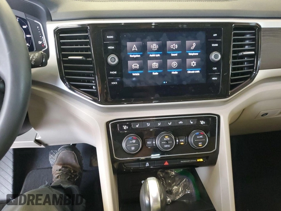 2023 Volkswagen Atlas SE z VIN 1V2HR2CA5PC527628, wystawiony jako IAAI lot #42569146 z przebiegiem 27 424 mil mil oraz . Historia ofert i sprzedaży dostępna na DreamBid. Obrazek 24.