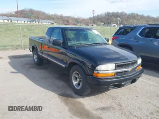 2001 Chevrolet S-10 LS with VIN 1GCCS19W818150784, listed as a IAAI auction lot 41864042 with 103,561 mi miles and . Bid and sale history available at DreamBid. Image 1.