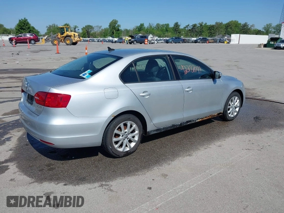 2011 Volkswagen Jetta SE with VIN 3VWDZ7AJ6BM346719, listed as a IAAI auction lot 42287049 with 179,837 mi miles and . Bid and sale history available at DreamBid. Image 4.