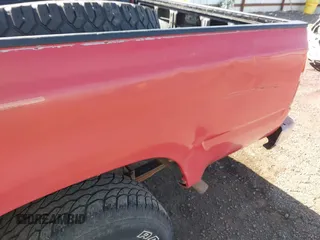 1994 Toyota Pickup SR5 z VIN JT4VN13GXR5137839, wystawiony jako IAAI lot #42374483 z przebiegiem 202 521 mil mil oraz . Historia ofert i sprzedaży dostępna na DreamBid. Obrazek 12.