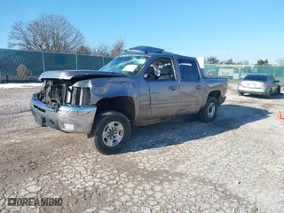 2007 Chevrolet Silverado 2500HD LT w/1LT with VIN 1GCHK23697F510220, listed as a IAAI auction lot 41341614 with 390,352 mi miles. Bid and sale history available at carsss.com. Image 21.
