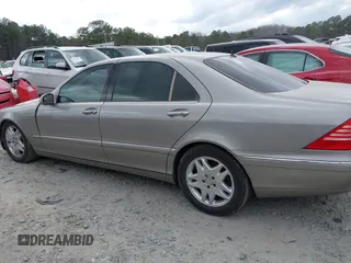 2003 Mercedes-Benz S 500 z VIN WDBNG75J13A365814, wystawiony jako IAAI lot #41709919 z przebiegiem 204 109 mil mil oraz . Historia ofert i sprzedaży dostępna na DreamBid. Obrazek 13.