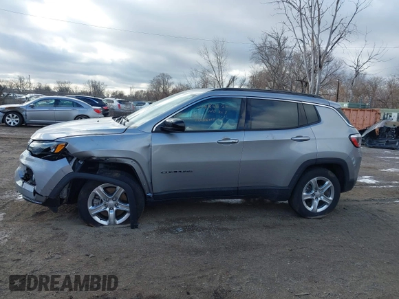 2023 Jeep Compass Latitude with VIN 3C4NJDBN7PT532099, listed as a IAAI auction lot 41485624 with 10,564 mi miles and . Bid and sale history available at DreamBid. Image 13.