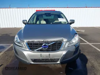 2012 Volvo XC60 3.0L с VIN YV4902DZ1C2293876, выставлен на аукционе IAAI как лот 41415355 с пробегом 48 620 миль миль и . История ставок и продаж доступна на DreamBid. Изображение 12.