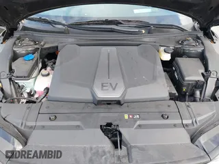 2023 Kia EV6 GT with VIN KNDC5DLE1P5133246, listed as a IAAI auction lot 41720374 with 7,352 mi miles. Bid and sale history available at carsss.com. Image 10.