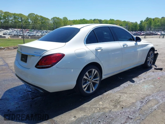 2019 Mercedes-Benz C 300 z VIN 55SWF8EB3KU297396, wystawiony jako IAAI lot #42064934 z przebiegiem 74 926 mil mil oraz . Historia ofert i sprzedaży dostępna na DreamBid. Obrazek 4.