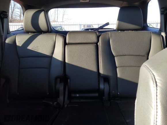2025 Honda Passport EX-L z VIN 5FNYF8H55SB003951, wystawiony jako Copart lot #43849725 z przebiegiem 3013 mil mil oraz Szkody całkowita. Historia ofert i sprzedaży dostępna na DreamBid. Obrazek 10.