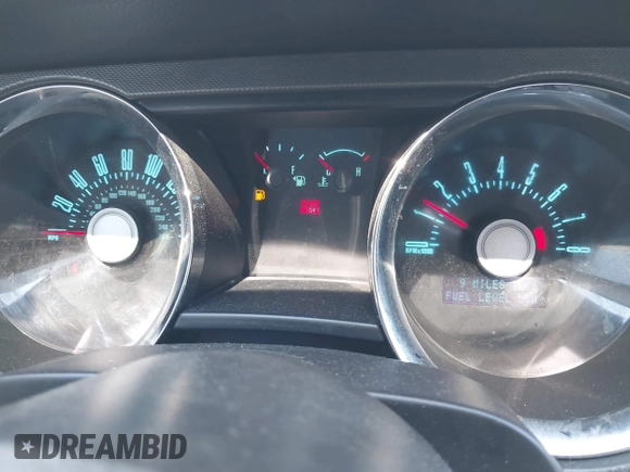 2011 Ford Mustang V6 z VIN 1ZVBP8AMXB5105751, wystawiony jako IAAI lot #42104899 z przebiegiem 70 178 mil mil oraz . Historia ofert i sprzedaży dostępna na DreamBid. Obrazek 7.