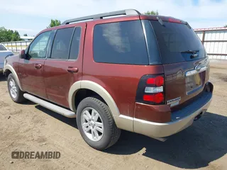 2010 Ford Explorer Eddie Bauer z VIN 1FMEU7EE5AUA73670, wystawiony jako IAAI lot #42316685 z przebiegiem 203 552 mil mil oraz . Historia ofert i sprzedaży dostępna na DreamBid. Obrazek 3.