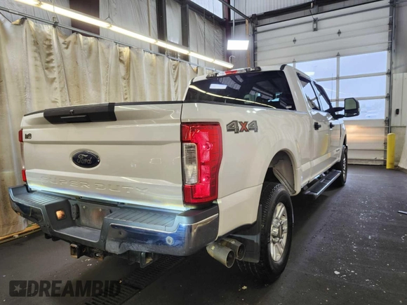 2019 Ford Super Duty F-250 SRW XL with VIN 1FT7W2BT4KEF59539, listed as a IAAI auction lot 42143578 with 139,221 mi miles. Bid and sale history available at carsss.com. Image 1.