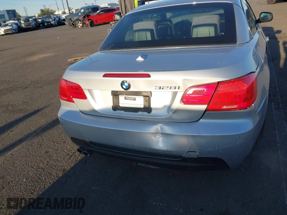 2012 BMW 3 Series 328i z VIN WBADW3C58CE823093, wystawiony jako IAAI lot #41830052 z przebiegiem 87 306 mil mil oraz . Historia ofert i sprzedaży dostępna na DreamBid. Obrazek 12.
