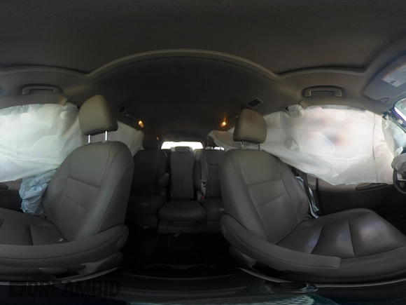 2018 Toyota Sienna XLE Auto Access Seat with VIN 5TDYZ3DC4JS941562, listed as a IAAI auction lot 41569858 with 76,439 mi miles. Bid and sale history available at carsss.com. Image 18.