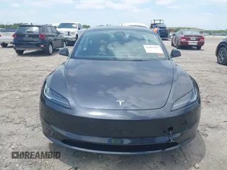 2024 Tesla Model 3 z VIN 5YJ3E1EAXRF754866, wystawiony jako IAAI lot #42082242 z przebiegiem 7 754 mil mil oraz . Historia ofert i sprzedaży dostępna na DreamBid. Obrazek 13.