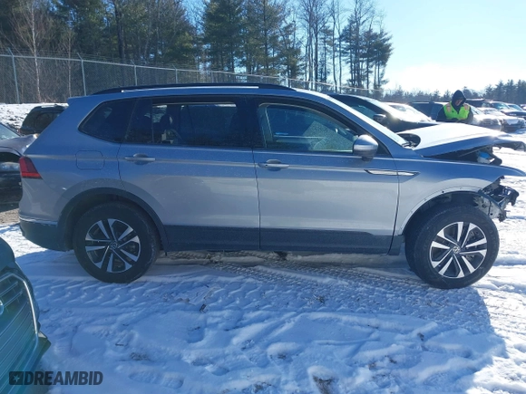 2024 Volkswagen Tiguan S with VIN 3VVFB7AX0RM185378, listed as a IAAI auction lot 41330759 with 2,534 mi miles. Bid and sale history available at carsss.com. Image 14.