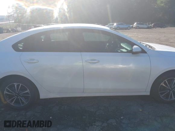 2024 Kia Forte LXS z VIN 3KPF24AD0RE778218, wystawiony jako IAAI lot #42302168 z przebiegiem 57 661 mil mil oraz . Historia ofert i sprzedaży dostępna na DreamBid. Obrazek 13.