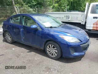 2012 Mazda 3 i Grand Touring z VIN JM1BL1W86C1682545, wystawiony jako IAAI lot #42650042 z przebiegiem 101 803 mil mil oraz . Historia ofert i sprzedaży dostępna na DreamBid. Obrazek 1.