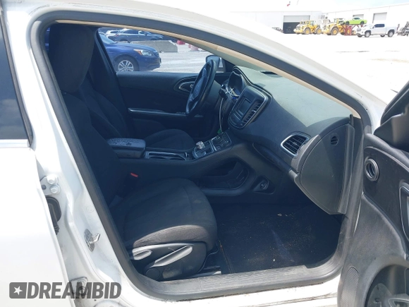 2015 Chrysler 200 Limited с VIN 1C3CCCABXFN602619, выставлен на аукционе IAAI как лот 42406804 с пробегом 141 277 миль миль и . История ставок и продаж доступна на DreamBid. Изображение 5.