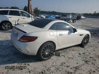 2018 Mercedes-Benz SLC 300 z VIN WDDPK3JAXJF154155, wystawiony jako Copart lot #61274323 z przebiegiem 37 087 mil mil oraz . Historia ofert i sprzedaży dostępna na DreamBid. Obrazek 3.