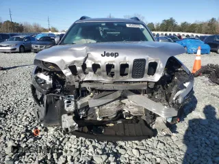 2020 Jeep Cherokee Latitude Plus with VIN 1C4PJLLB7LD568883, listed as a Copart auction lot 49480225 with 87,206 mi miles and Salvage title. Bid and sale history available at DreamBid. Image 5.