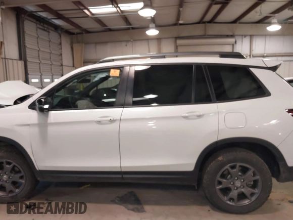 2024 Honda Passport TrailSport with VIN 5FNYF8H62RB011007, listed as a IAAI auction lot 41268349 with Not Provided miles and . Bid and sale history available at DreamBid. Image 13.