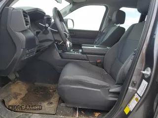 2022 Toyota Tundra SR z VIN 5TFKB5DA7NX047592, wystawiony jako Copart lot #51610295 z przebiegiem 50 737 mil mil oraz Szkoda całkowita • Salvage title. Historia ofert i sprzedaży dostępna na DreamBid. Obrazek 7.