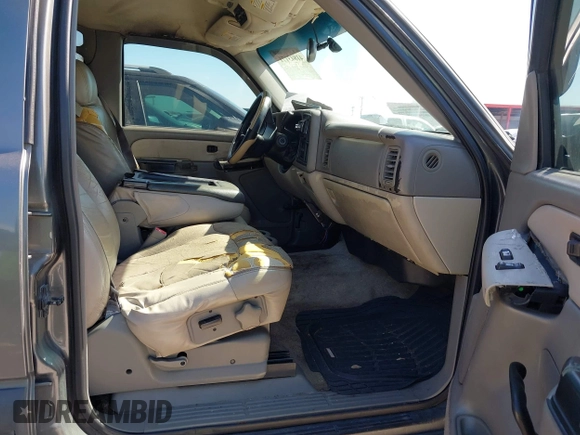 2002 Chevrolet Suburban LS with VIN 3GNEC16Z62G198727, listed as a IAAI auction lot 41843171 with 342,212 mi miles. Bid and sale history available at carsss.com. Image 5.