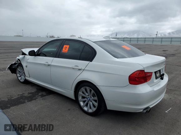 2011 BMW 3 Series 328i xDrive z VIN WBAPK5G54BNN51901, wystawiony jako Copart lot #53921885 z przebiegiem Nie podano mil oraz Szkody całkowita. Historia ofert i sprzedaży dostępna na DreamBid. Obrazek 2.