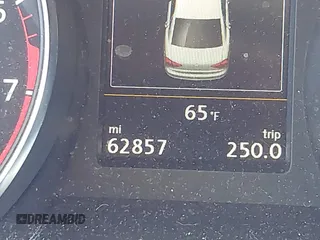 2018 Volkswagen Passat SE z VIN 1VWBA7A3XJC038887, wystawiony jako IAAI lot #42084936 z przebiegiem 62 857 mil mil oraz . Historia ofert i sprzedaży dostępna na DreamBid. Obrazek 15.