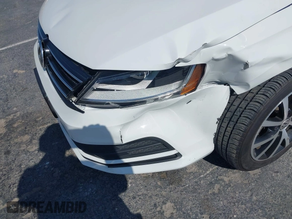 2017 Volkswagen Jetta SE with VIN 3VWDB7AJ4HM209596, listed as a IAAI auction lot 42608209 with 30,559 mi miles and . Bid and sale history available at DreamBid. Image 6.