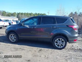 2017 Ford Escape SE with VIN 1FMCU9GD6HUC70333, listed as a IAAI auction lot 41920087 with 67,441 mi miles. Bid and sale history available at carsss.com. Image 14.