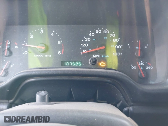2004 Jeep Wrangler SE with VIN 1J4FA29184P762210, listed as a IAAI auction lot 40983051 with 107,525 mi miles and . Bid and sale history available at DreamBid. Image 7.
