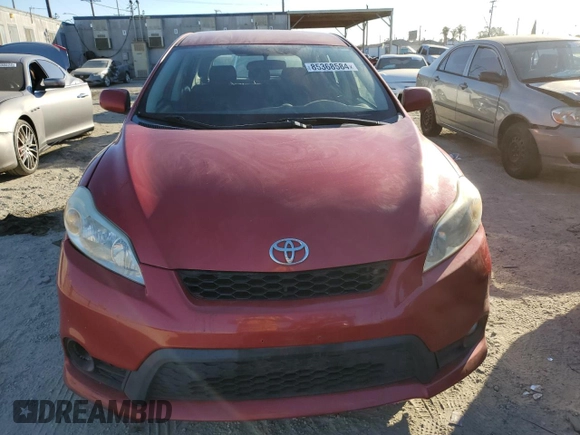 2013 Toyota Matrix S z VIN 2T1KE4EE4DC050708, wystawiony jako Copart lot #85368584 z przebiegiem 320 514 mil mil oraz Czysty tytuł • Clean title. Historia ofert i sprzedaży dostępna na DreamBid. Obrazek 5.