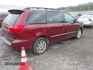 2007 Toyota Sienna XLE with VIN 5TDZK22C07S070576, listed as a IAAI auction lot 42043730 with 251,951 mi miles. Bid and sale history available at carsss.com. Image 4.