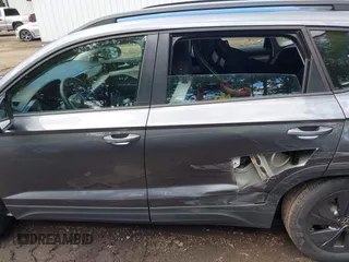2025 Volkswagen Taos z VIN 3VV5C7B23SM012634, wystawiony jako IAAI lot #42342616 z przebiegiem 4381 mil mil oraz . Historia ofert i sprzedaży dostępna na DreamBid. Obrazek 15.