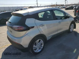 2023 Chevrolet Bolt EV 1LT z VIN 1G1FW6S05P4177390, wystawiony jako Copart lot #57256185 z przebiegiem 9 590 mil mil oraz Szkoda całkowita • Salvage title. Historia ofert i sprzedaży dostępna na DreamBid. Obrazek 3.