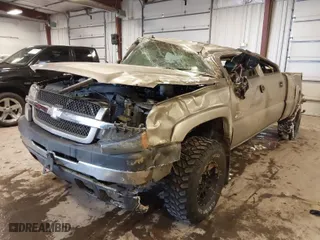 2003 Chevrolet Silverado 2500HD LS with VIN 1GCHK23173F140934, listed as a IAAI auction lot 41263369 with 101,952 mi miles. Bid and sale history available at carsss.com. Image 6.
