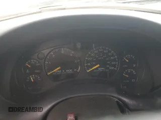 2002 GMC Sonoma SL z VIN 1GTCS145728219657, wystawiony jako Copart lot #85582124 z przebiegiem Nie podano mil oraz Szkody całkowita. Historia ofert i sprzedaży dostępna na DreamBid. Obrazek 9.