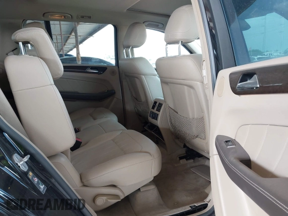 2015 Mercedes-Benz GL-Class GL 450 with VIN 4JGDF6EE2FA513286, listed as a IAAI auction lot 41931230 with 88,492 mi miles. Bid and sale history available at carsss.com. Image 8.