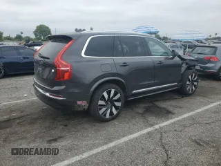 2023 Volvo XC90 Ultimate Bright Theme with VIN YV4H60CA1P1946339, listed as a Copart auction lot 62216265 with 28,977 mi miles and Salvage title. Bid and sale history available at DreamBid. Image 3.