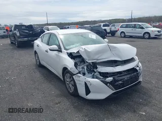 2024 Nissan Sentra S z VIN 3N1AB8BV4RY272627, wystawiony jako IAAI lot #41966596 z przebiegiem 32 827 mil mil oraz . Historia ofert i sprzedaży dostępna na DreamBid. Obrazek 1.