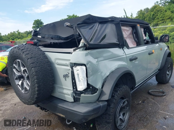2022 Ford Bronco with VIN 1FMEE5DP1NLA97402, listed as a IAAI auction lot 42446383 with Not provided miles and . Bid and sale history available at DreamBid. Image 4.